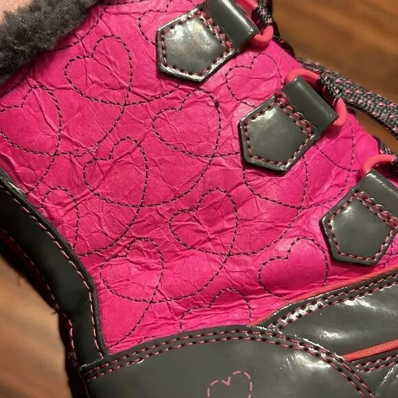 Skechers Gray and Hot Pink Heart Mid Calf Faux Fur Lace Up Boot Size 11 Toddler - Picture 4 of 7